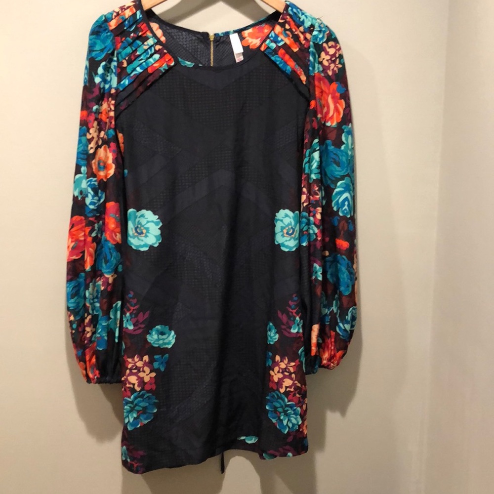 xhilaration floral voluminous sleeved dress